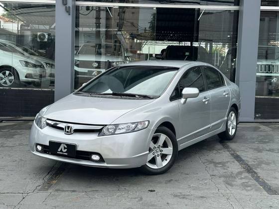 HONDA CIVIC 1.8 LXS 16V GASOLINA 4P AUTOMÁTICO HONDA CIVIC 1.8 LXS 16V GASOLINA 4P AUTOMÁTICO